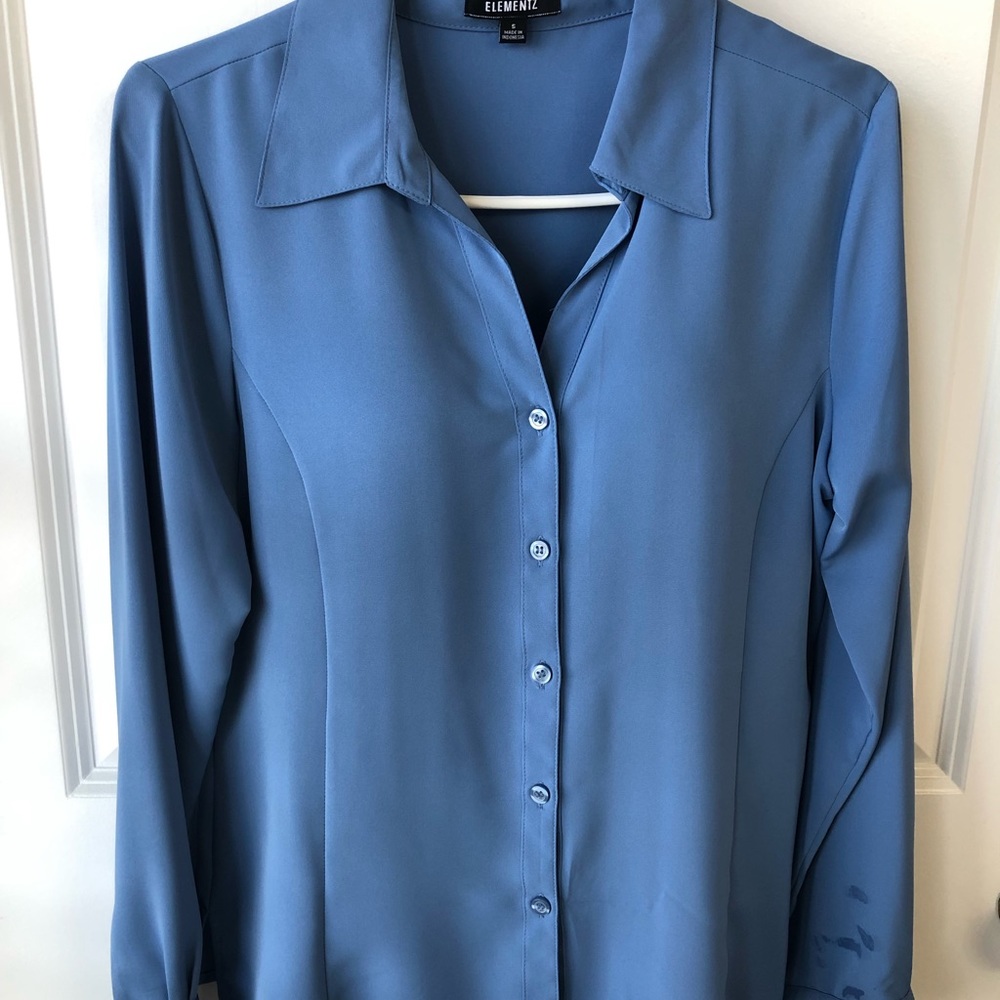 Women’s Blouse long sleeves. NEW